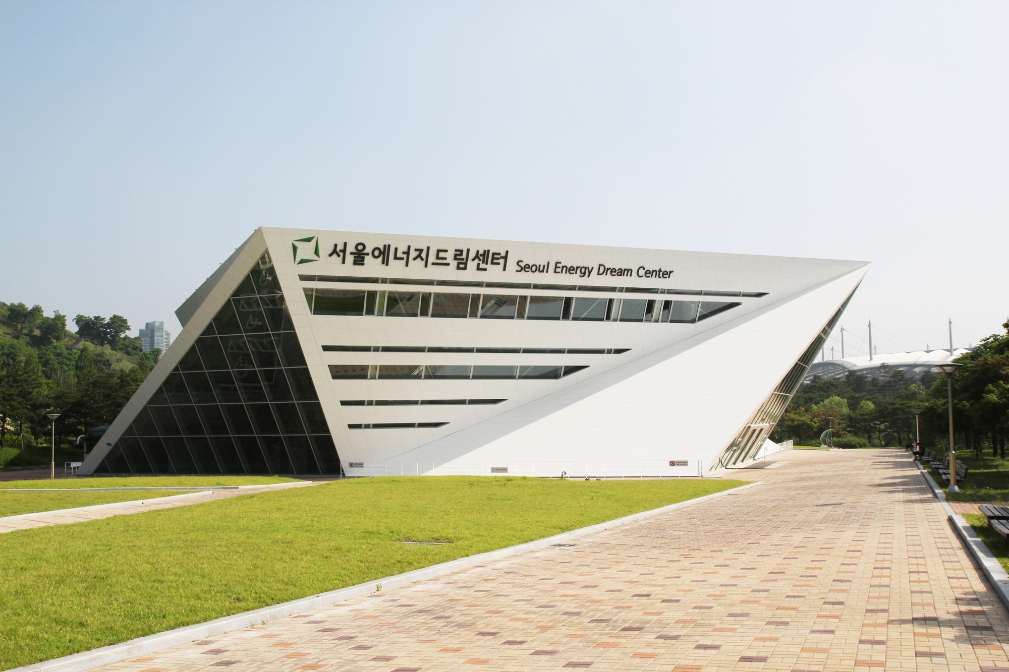 [201224] 2023년부터 서울 민간건물도 '제로에너지건축' 의무화 (아시아경제)